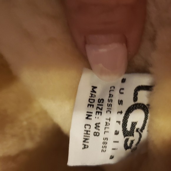 EUC Beige Ugg Boots Size 8 - Picture 7 of 8